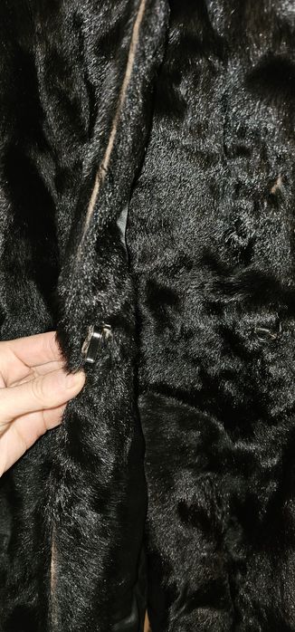 Czarne futro z norek