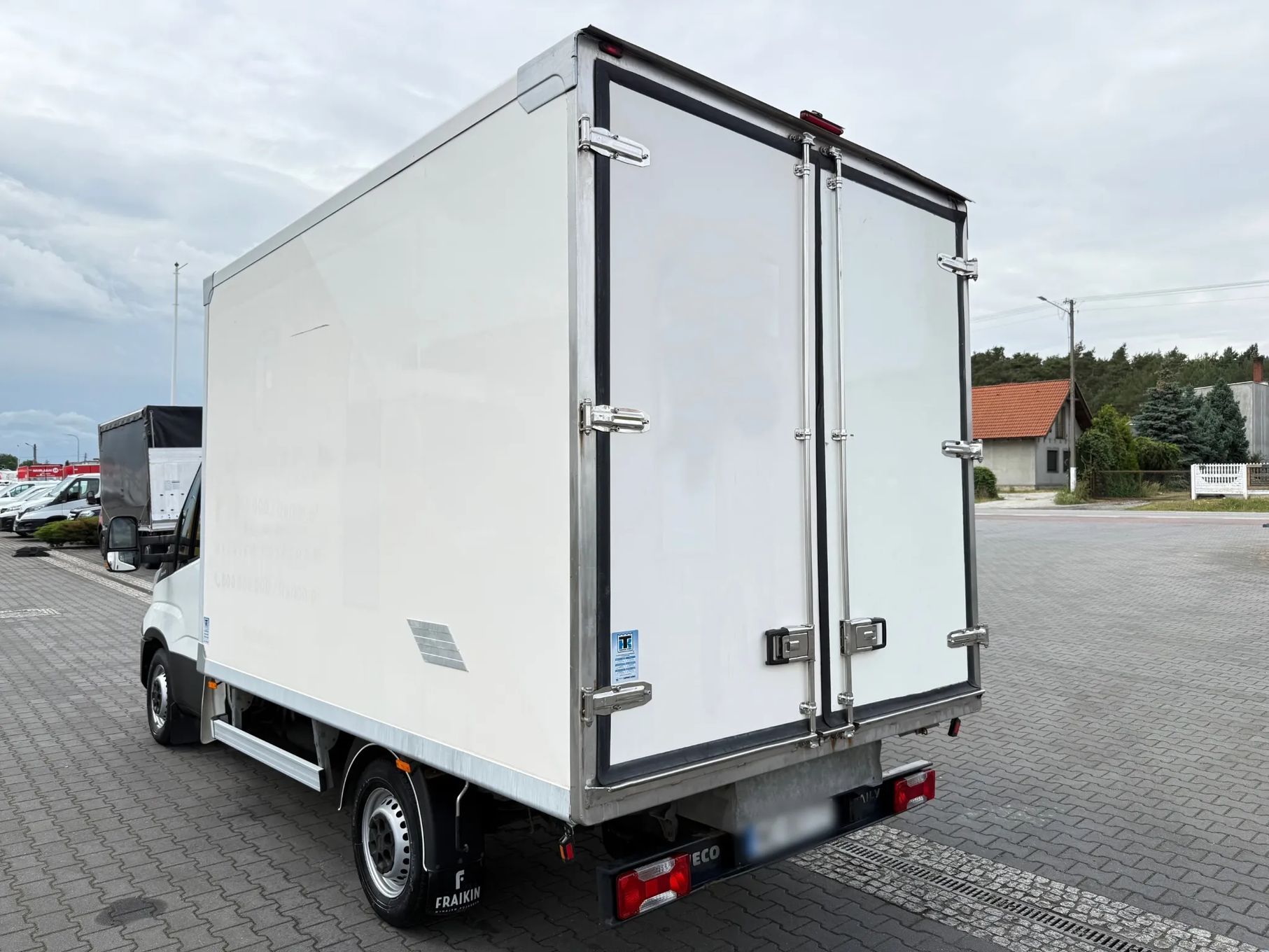 Iveco Daily 35S15 3.0 Diesel Kontener 3x Drzwi Chłodnia Izoterma ThermoKing 6ep Salon PL,  NR. 233 Klimatyzacja, Kierownica Multifinkcujna, Fotel Amortyzowany