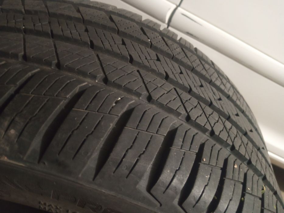 Шини,резина 215-40-17