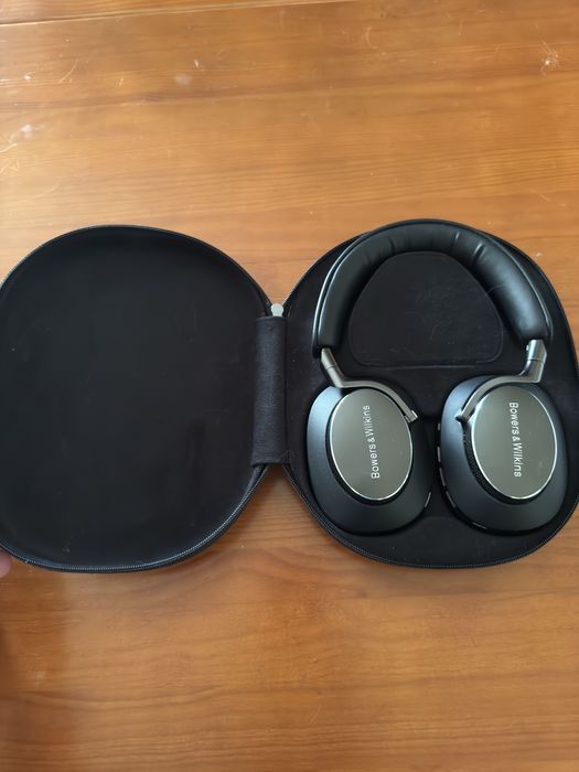 Bowers & Wilkins PX 8 - C/Garantia