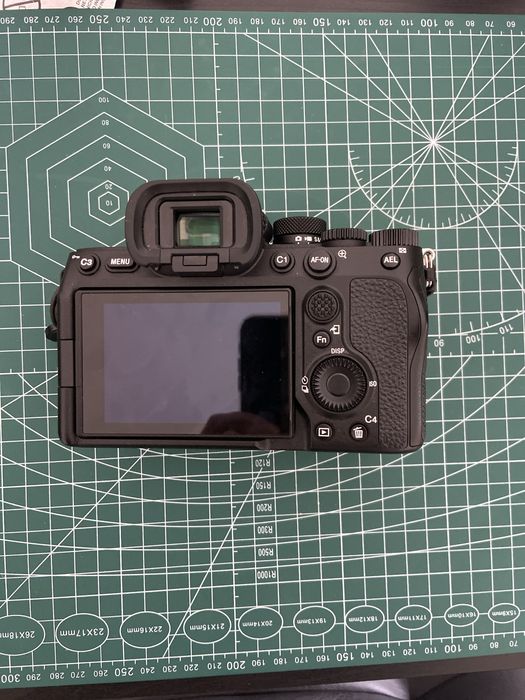 Sony a7iv como nova