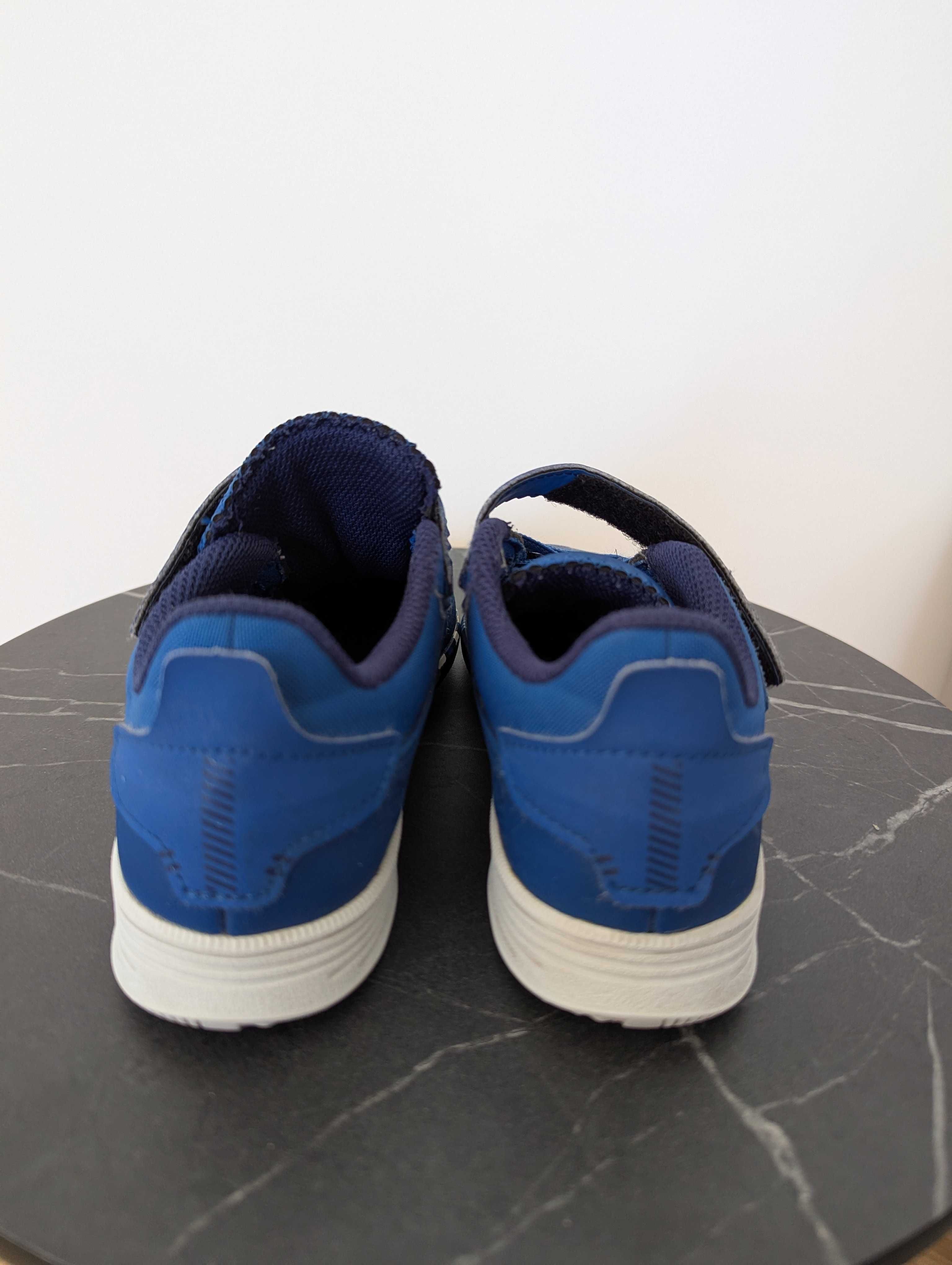 Buty halówki do piłki nożnej Decathlon r. 32
