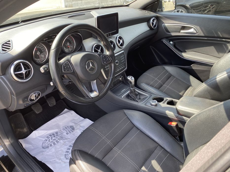 Mercedes-Benz CLA 180d - NACIONAL