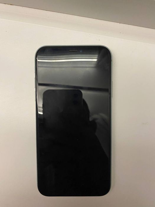 Айфон 11 із вздутою батареєю