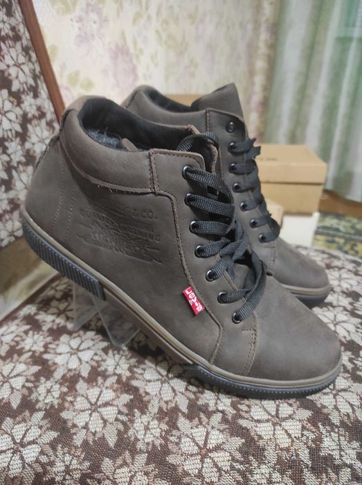 Чоловіче взуття ( черевики/лофери/туфлі/дитяча обув і т.д)