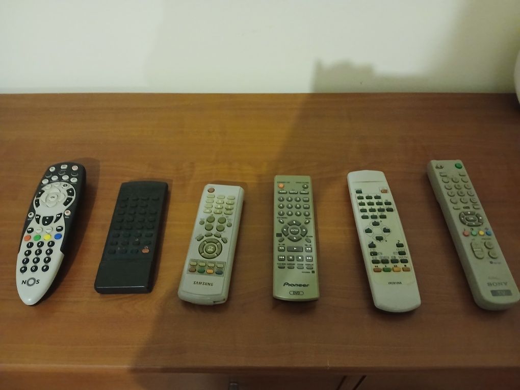 Comandos televisões antigas/dvd/box