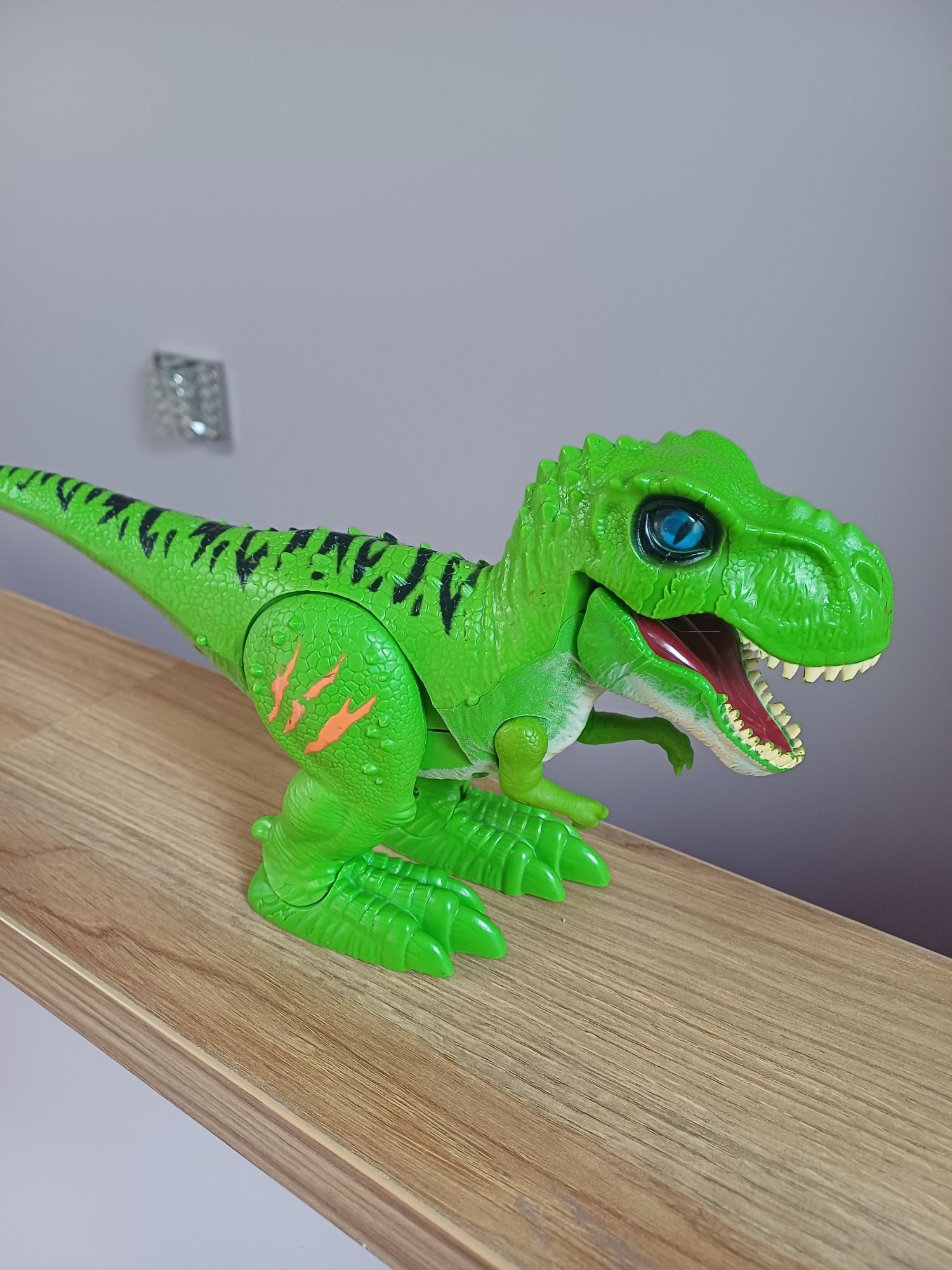 ROBO Alive Attacking T-Rex series 2 Dinozaur Zuru z 2020 roku
