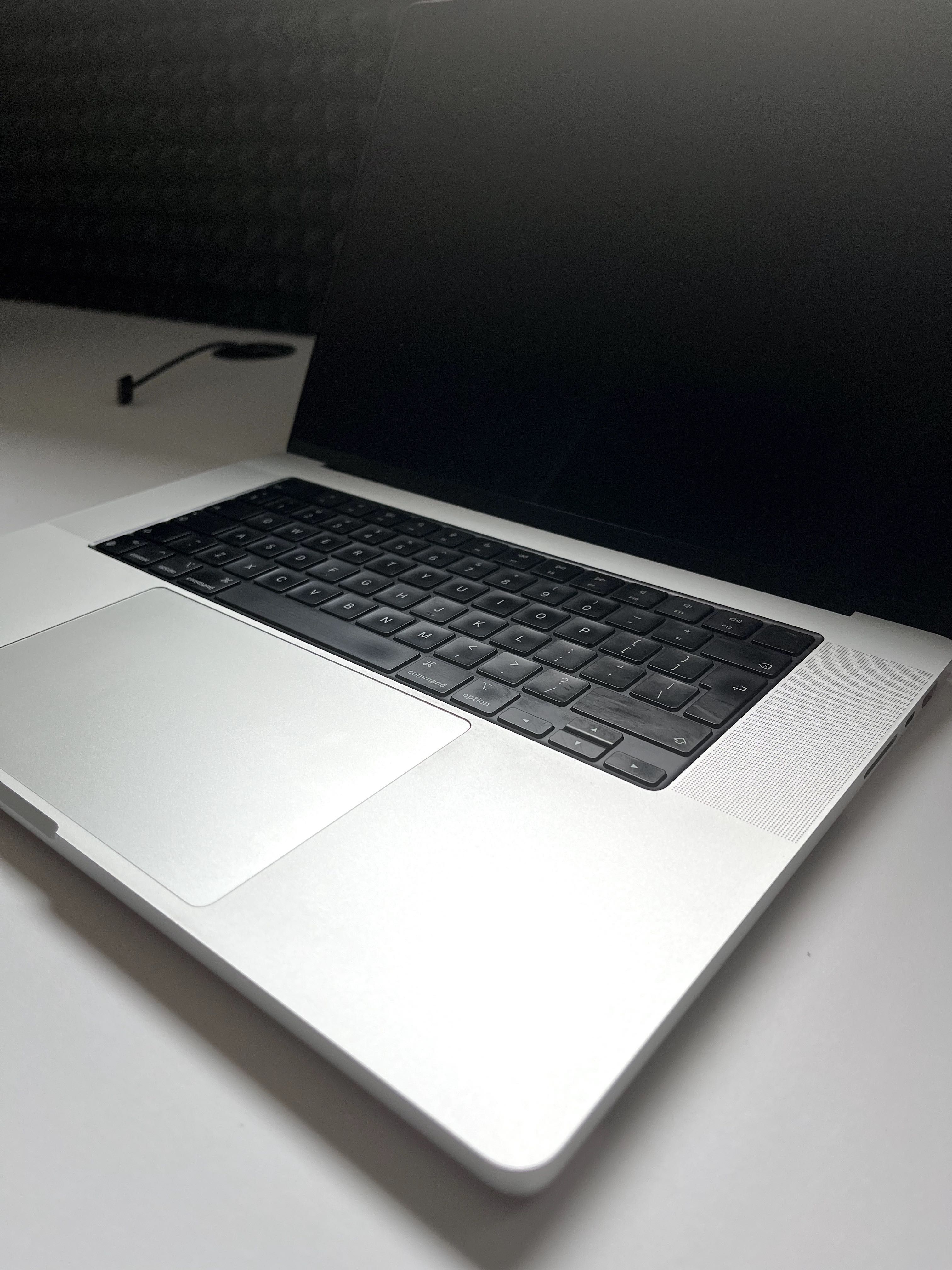 MacBook Pro 16” M1 Max / 64 GB RAM / 2 TB SSD – Stan idealny