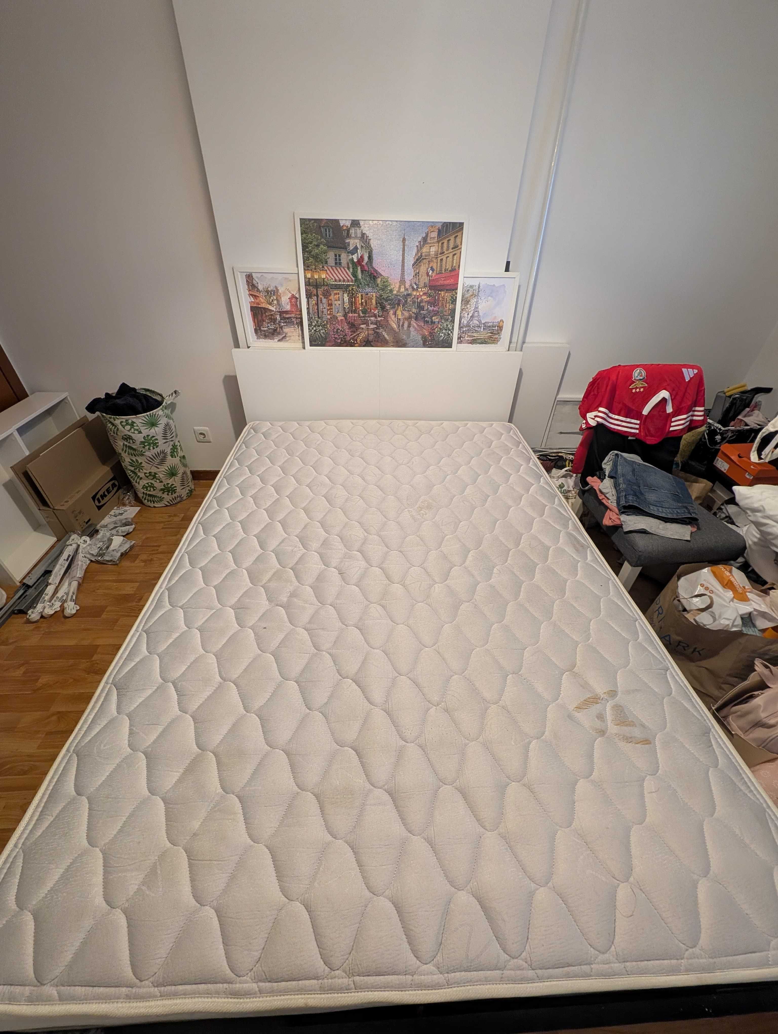 Cama de casal Conforama (4 gavetas, sem cabeceira) + Colchão Molaflex