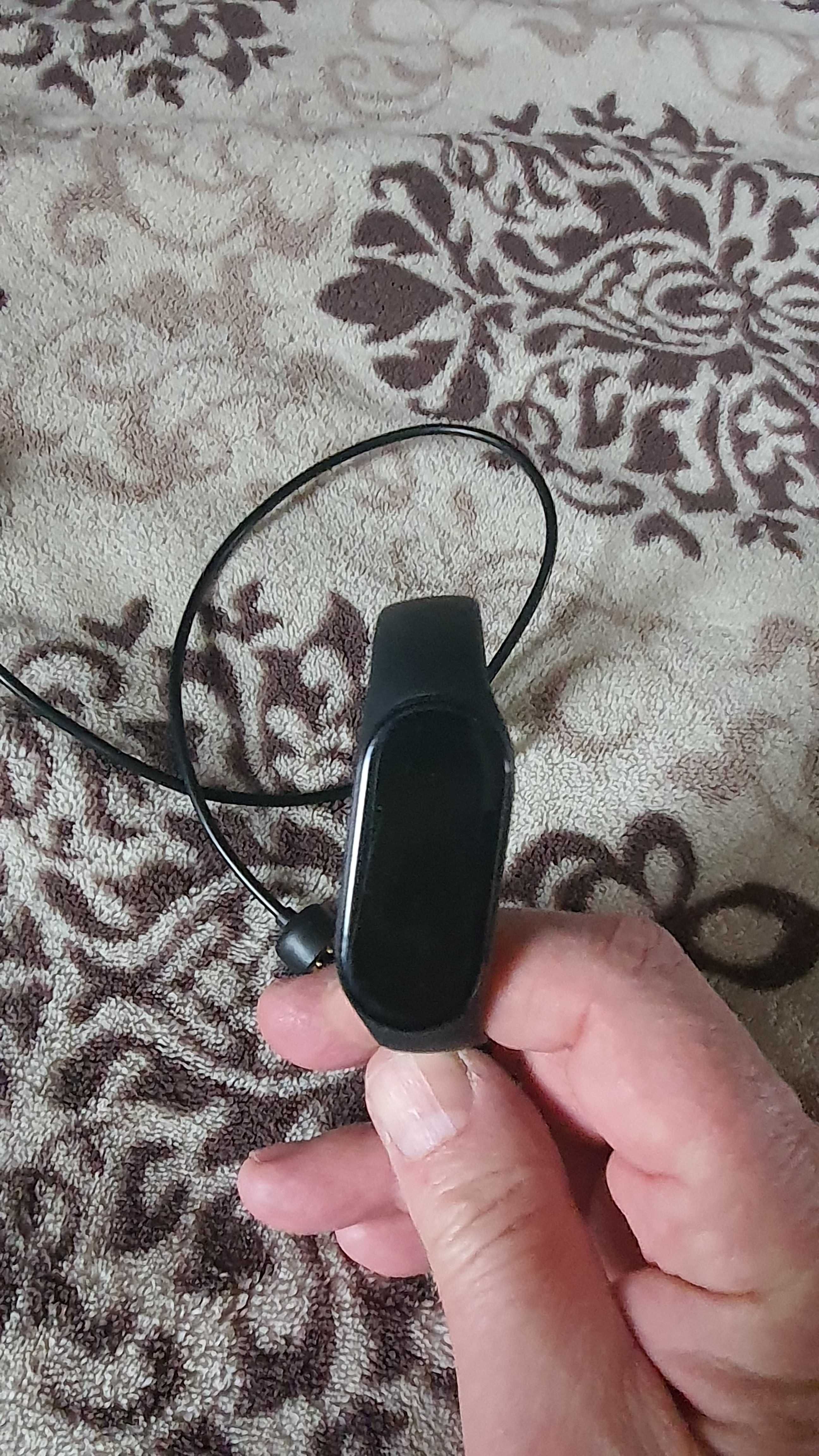 Фитнес браслет оригинал Mi Band 7 в состоянии нового.