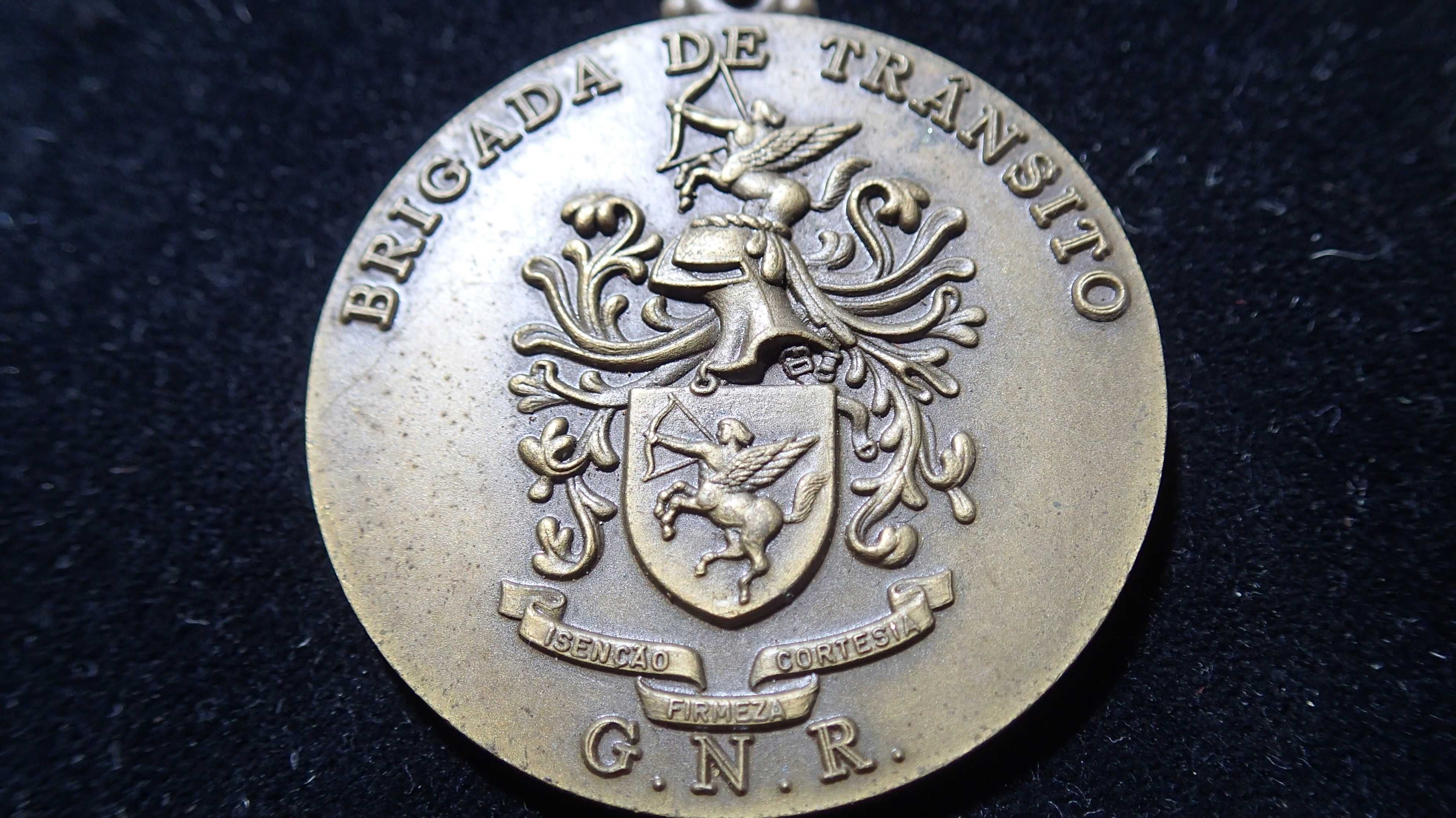 Porta Chaves antigo  em metal da Brigada de Trânsito