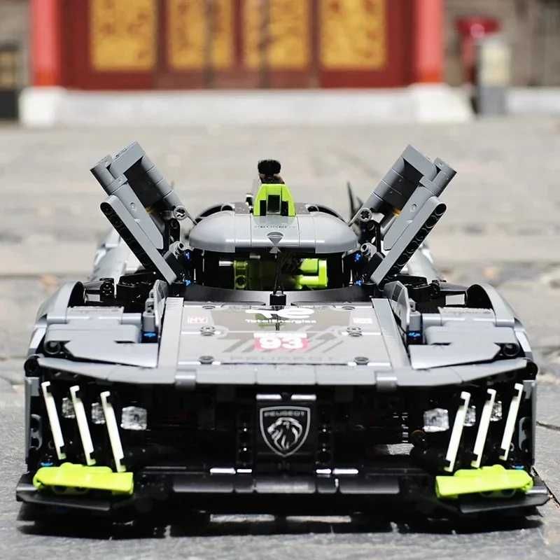 Lego Technic 42156 PEUGEOT 9X8 24H Le Mans Hybrid Hypercar 1775 деталі