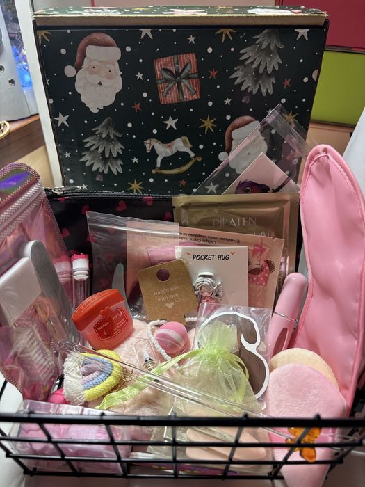 Box prezentowy dla kobiety, dziewczyny, gotowy prezent, 35 szt.