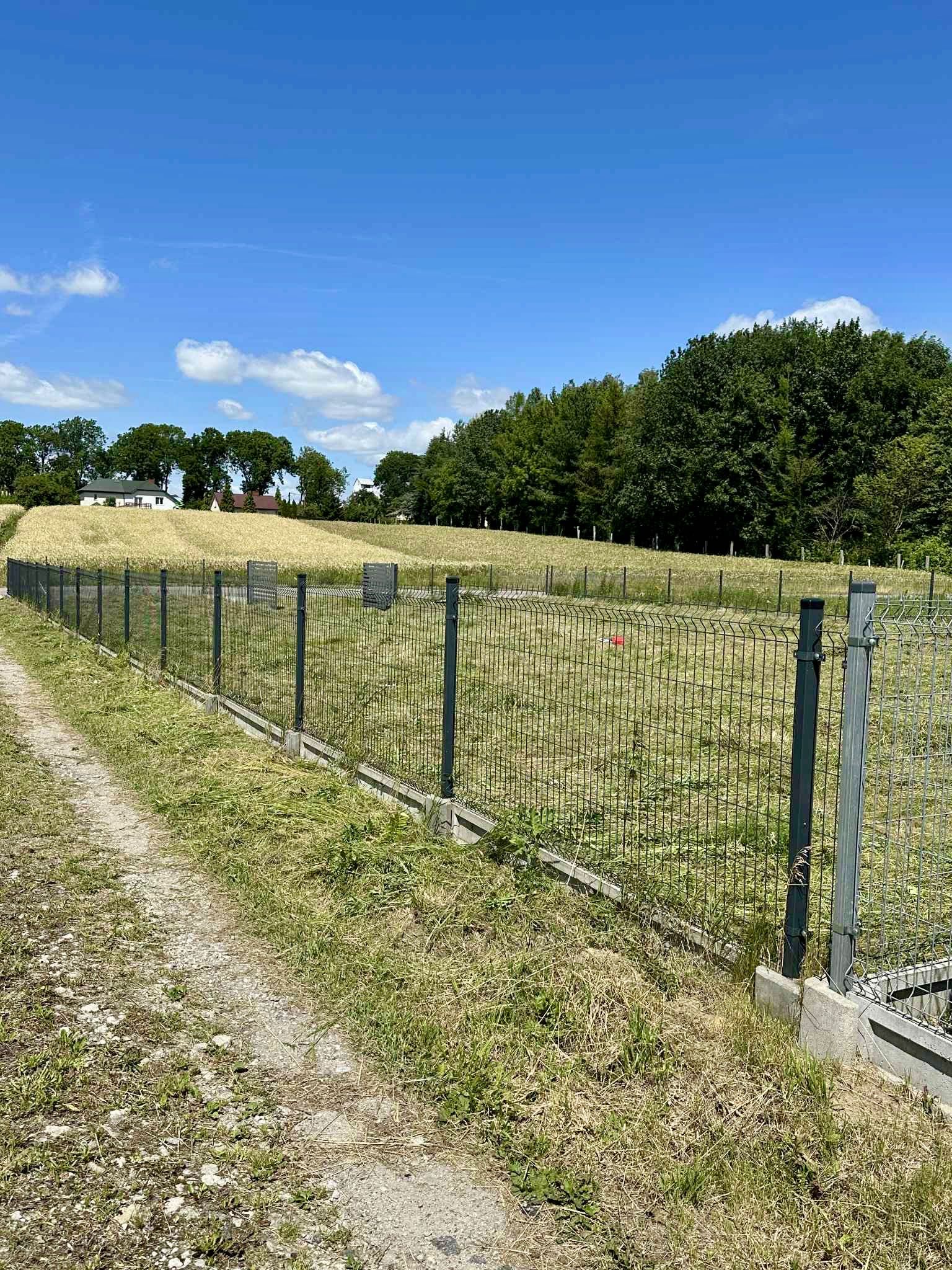 Sprzedam działkę z wydanymi warunkami zabudowy w Lipnie