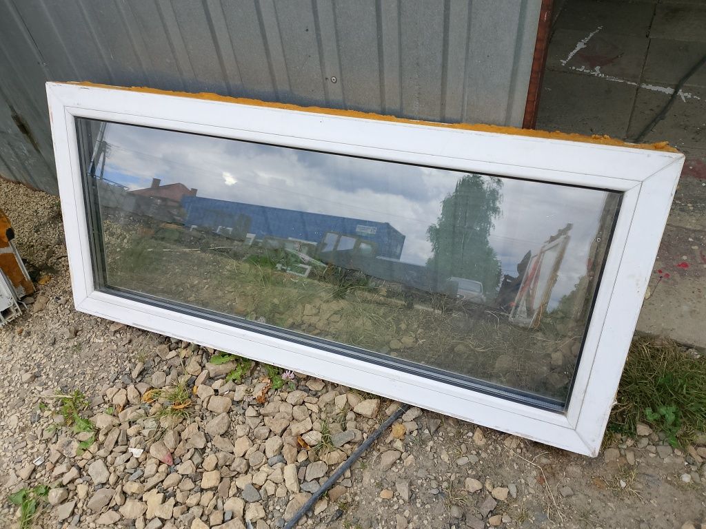 Okno 128x57 fix 3-szybowe białe plastikowe