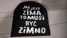 Czapka jak jest zima musi być zimno. XL/L