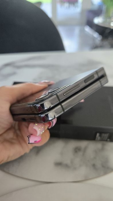 Samsung z Filip 4 + nowe etui cyrkonie