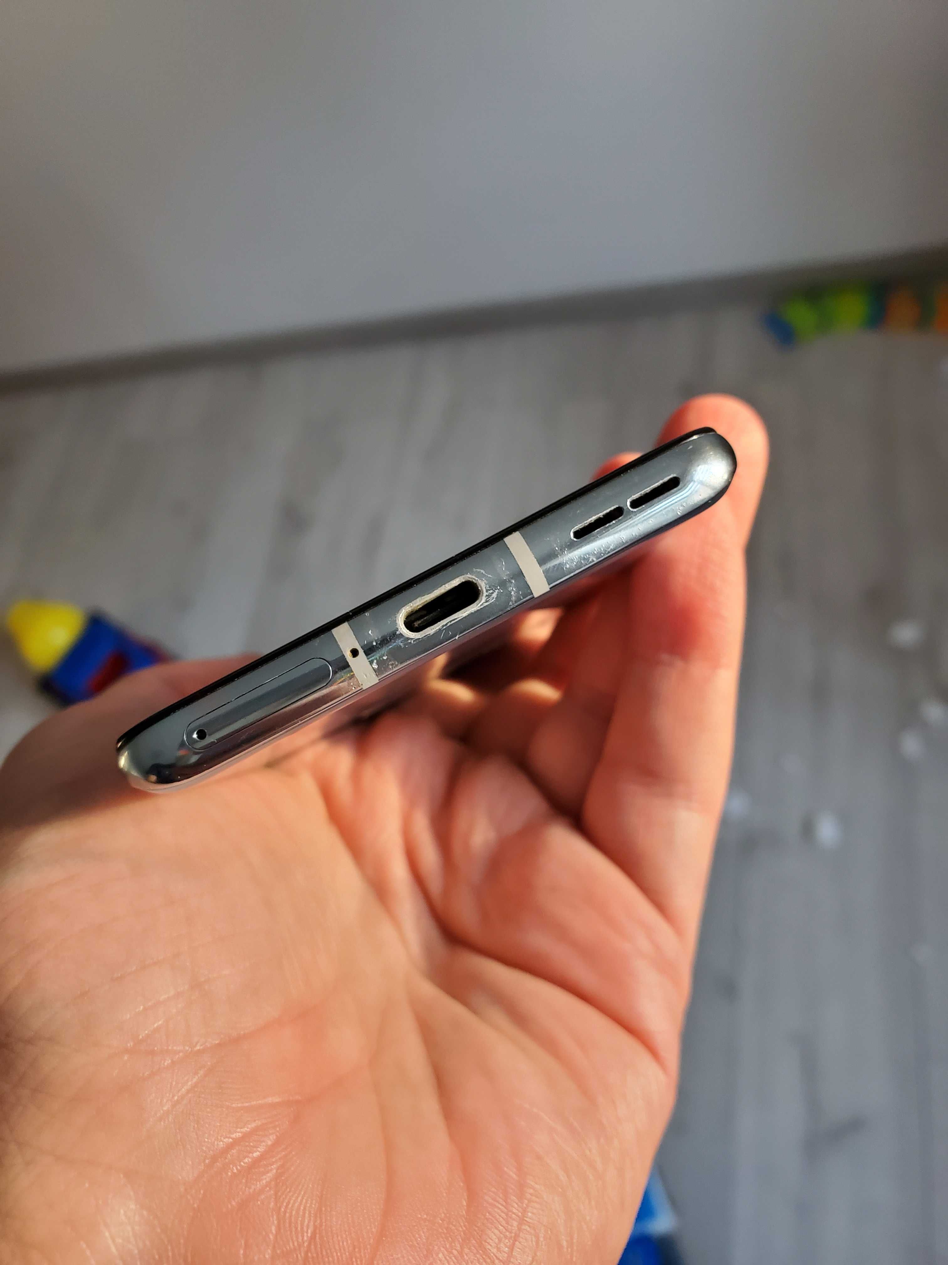 Смартфон OnePlus 8T 12/256GB 6,55" / 2 SIM / Snapdragon 865 / 4500 мАг