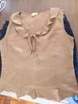Blusa top sem mangas camel