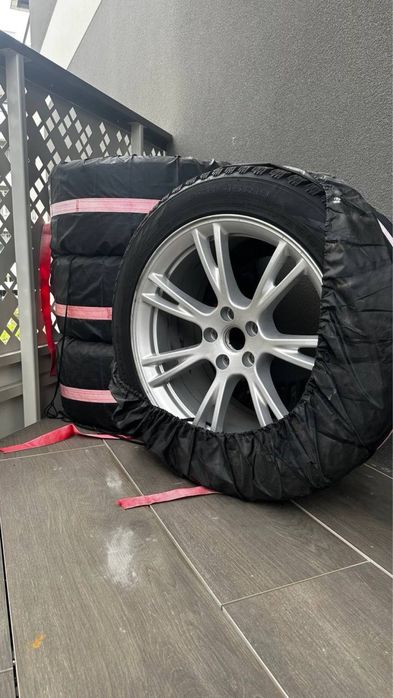 Koła - Felgi ta Opony zimowy Nokian 255/45 R19.  Tesla Model Y