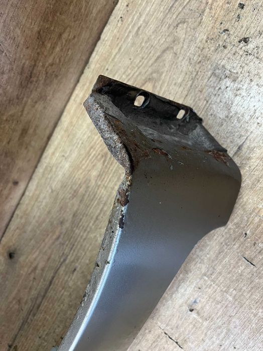 Błotnik przedni prawy Ford Fiesta Mk6 kolor q2