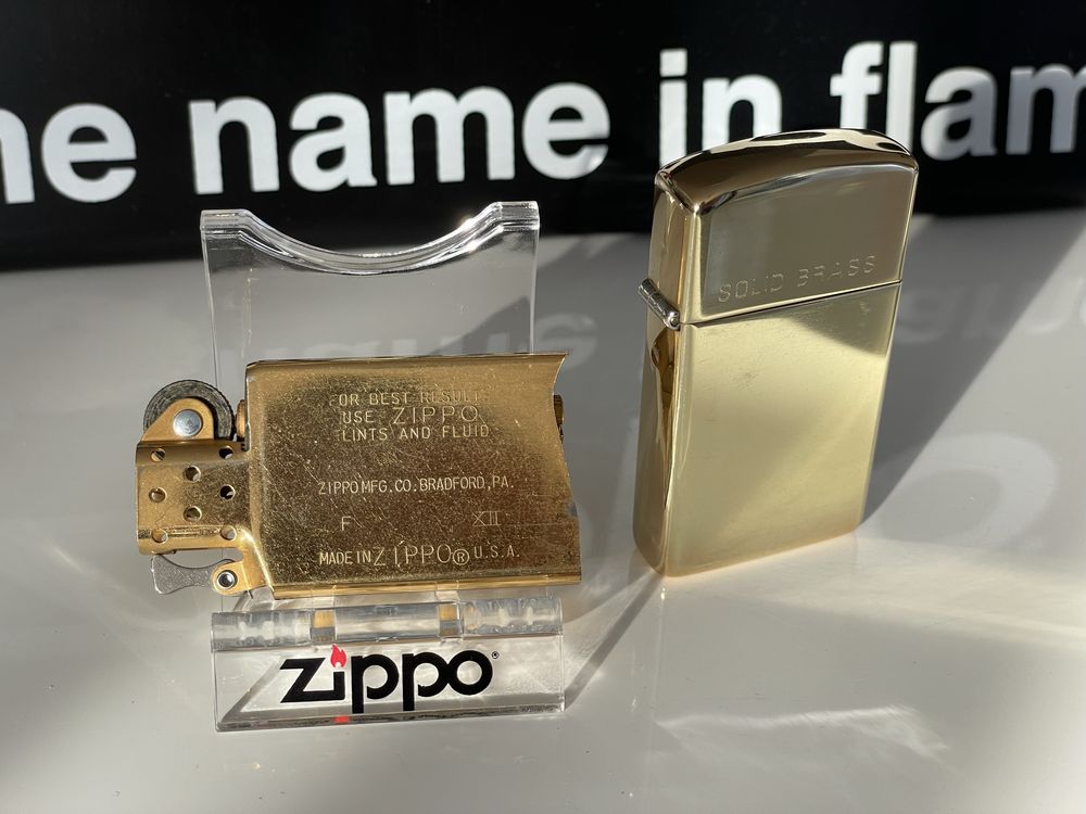 Zippo 1996 Slim, Solid Brass, High Polish Brass, kolor złoty, mosiądz
