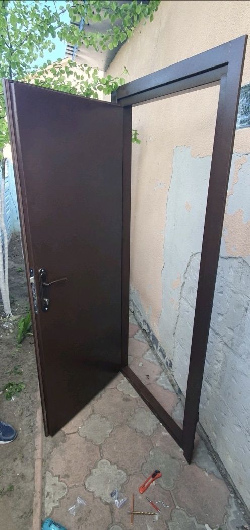 Двери входные от производителя/металлические/технические/ В наличии