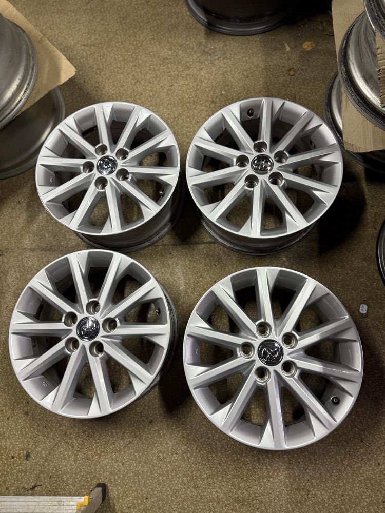 Диски оригинал Toyota Camry avensis Corolla auris rav4 5-114,3 r16