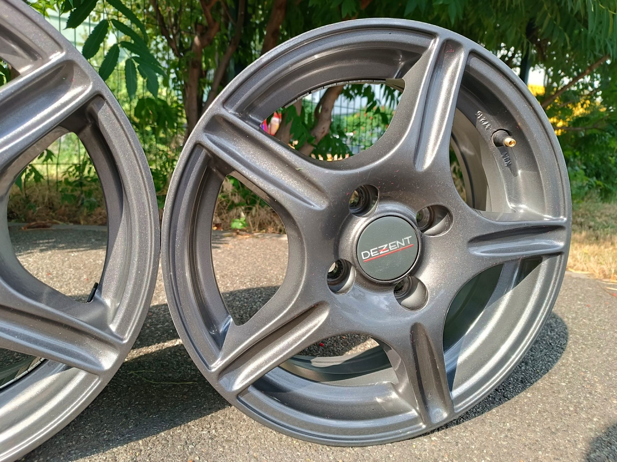 Диски, титани Dezent R14 4x100 ET35 J5.5 Авео Ланоc Opel Accent Рено