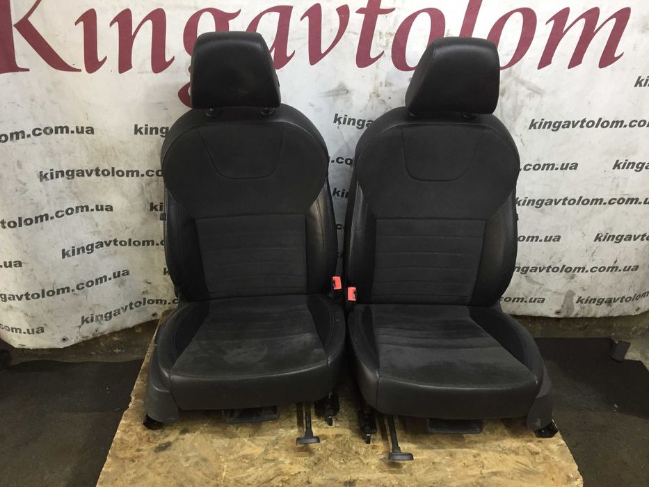 Сидіння сидения комплект Skoda Octavia A7 Шкода Октавия А7