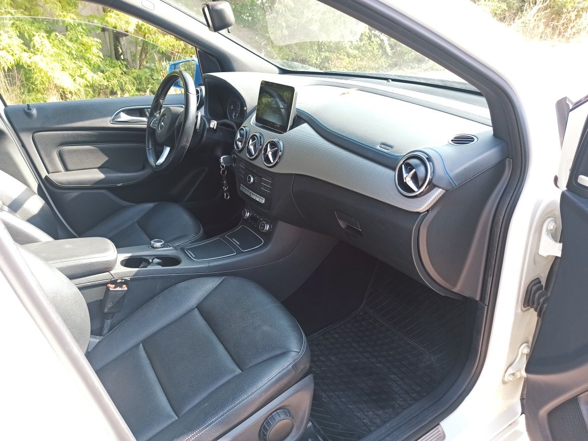 Автомобіль електричний Mercedes Benz b class