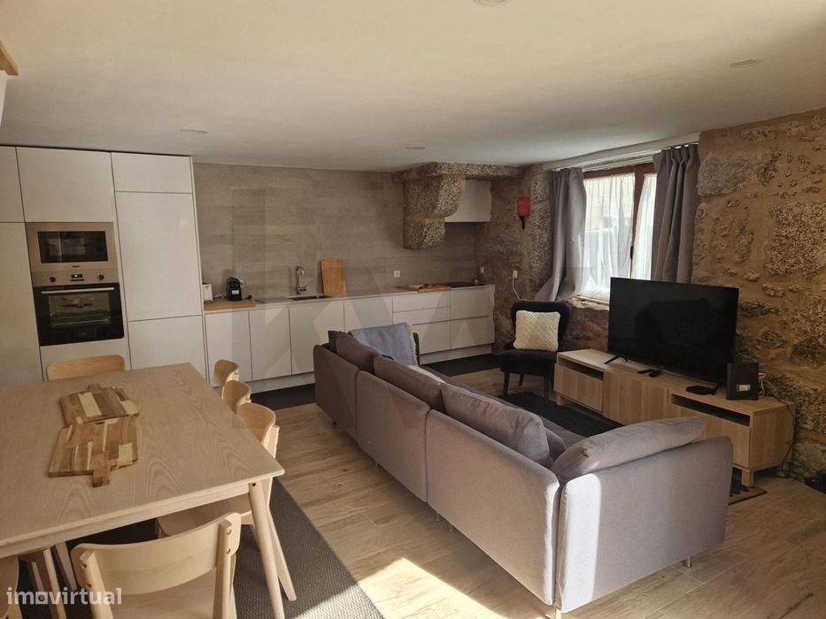 Moradia T3 Nova com logradouro, praia fluvial a 100 m c/ Licença para