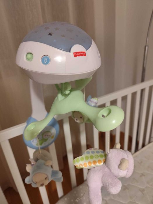 Cama de grades bébé BEBECAR com colchão e carrossel mobile