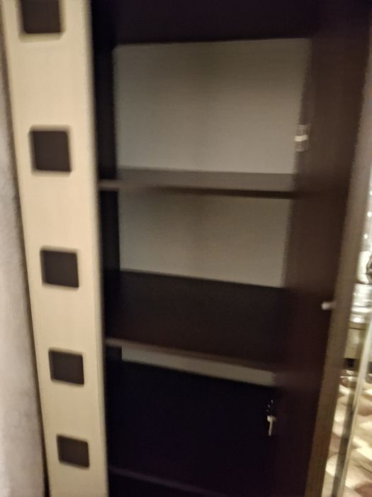 Продам шкаф в спальню.