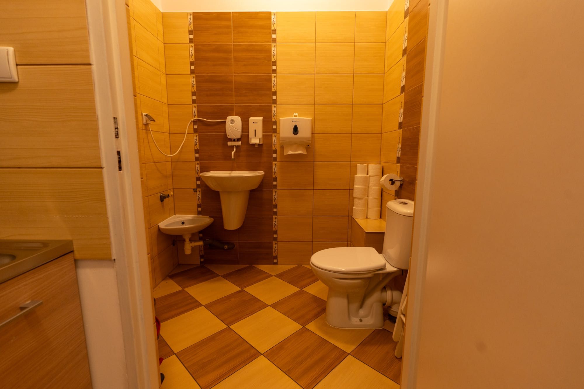 Atrakcyjny lokal Usługowy 40 m2 ! Klima ! Bez strefy Płatnego Park.