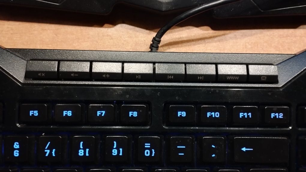 Klawiatura gamingiwa ROCCAT TALK ISKU GAMING