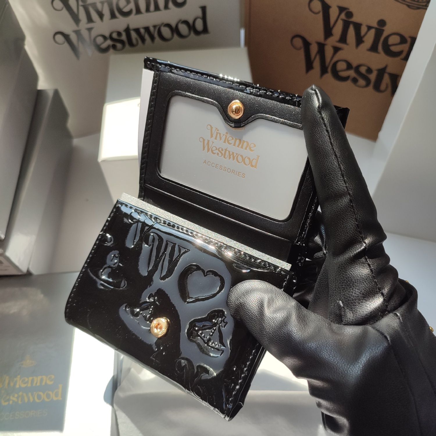 Оригінальний гаманець Vivienne Westwood чорний шкіряний лакований