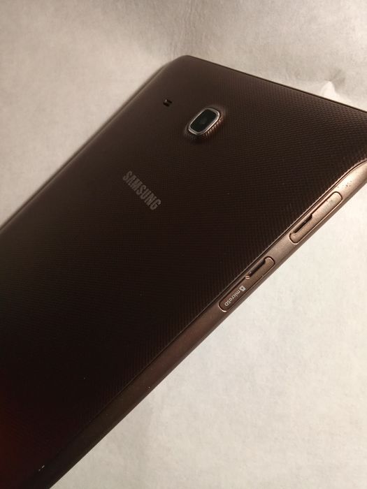 Планшет Samsung galaxy tab E sm-t561 9.6 дюймів андроїд 7.1
підтримує