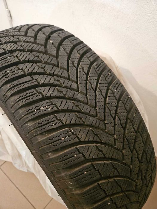 opony Firestone Winterhawk 4
215/60R17 96 H