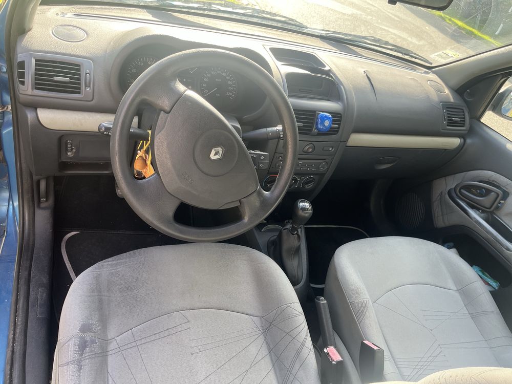 Renault clio 1.5 dci 02