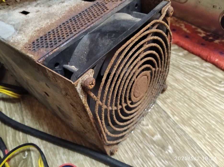 Серверный блок питания Emerson 1975 W Ржавый корпус.