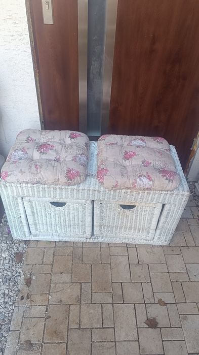 Siedzisko ,ławka z koszami z wikliny
