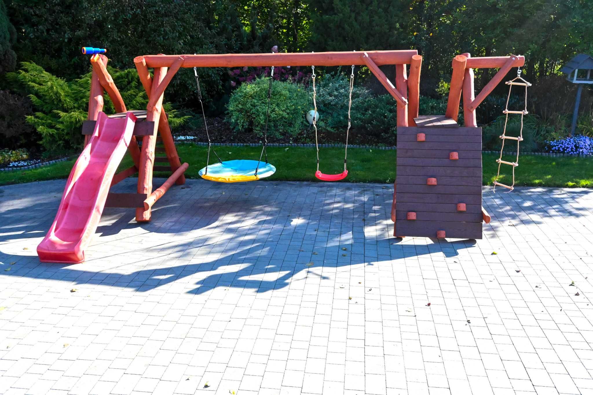 Drewniany plac zabaw dla dzieci - dostępne od ręki!
