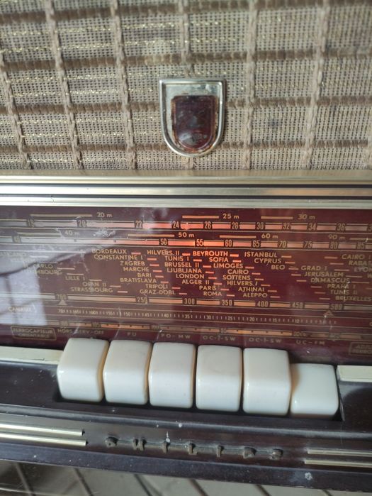 Rádio antigo válvulas
