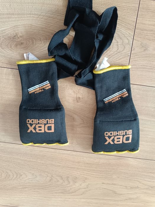 Owijki bokserskie w formie rekawic Bushido