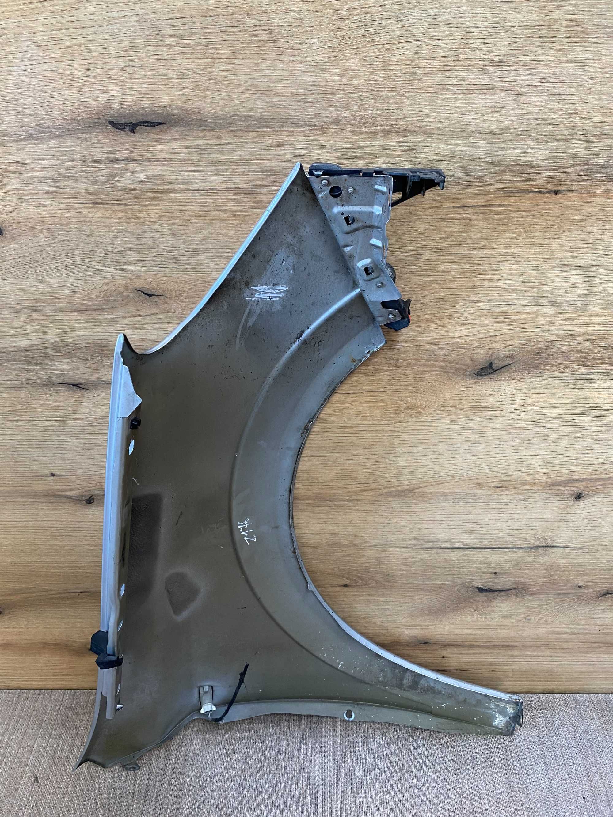 Błotnik przedni lewy Opel Astra 3 kolor z176