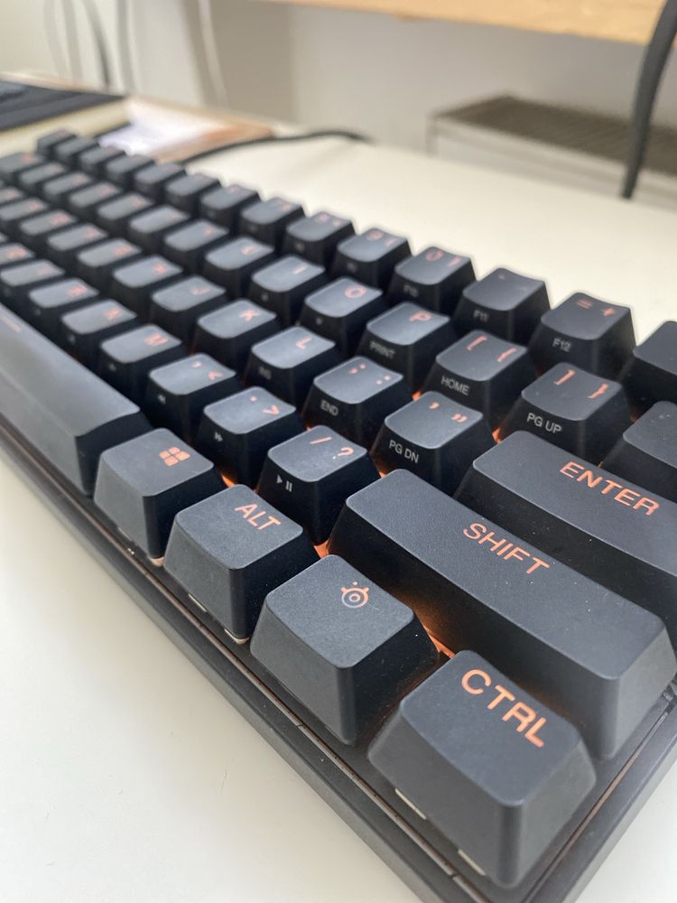 Steelseries Apex mini  profesjonalna klawiatura mechaniczna.