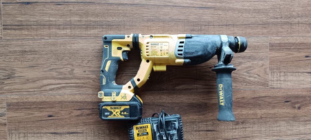 Młotowiertarka dewalt dch 263 Aku 4ah ładowarka