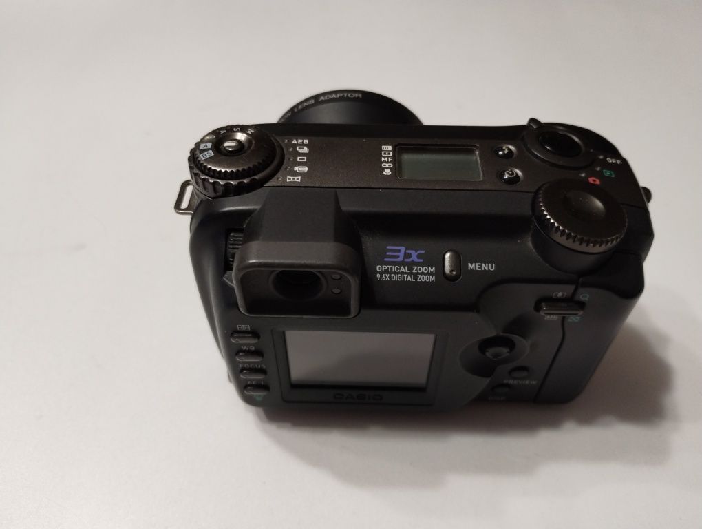 Aparat fotograficzny Casio QV-5700