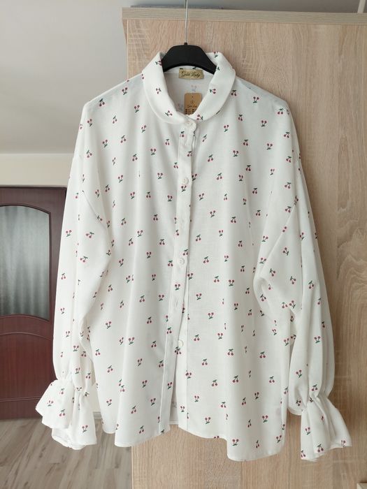 Biała koszula damska w wiśnie z bufiastymi rękawami M 100% len